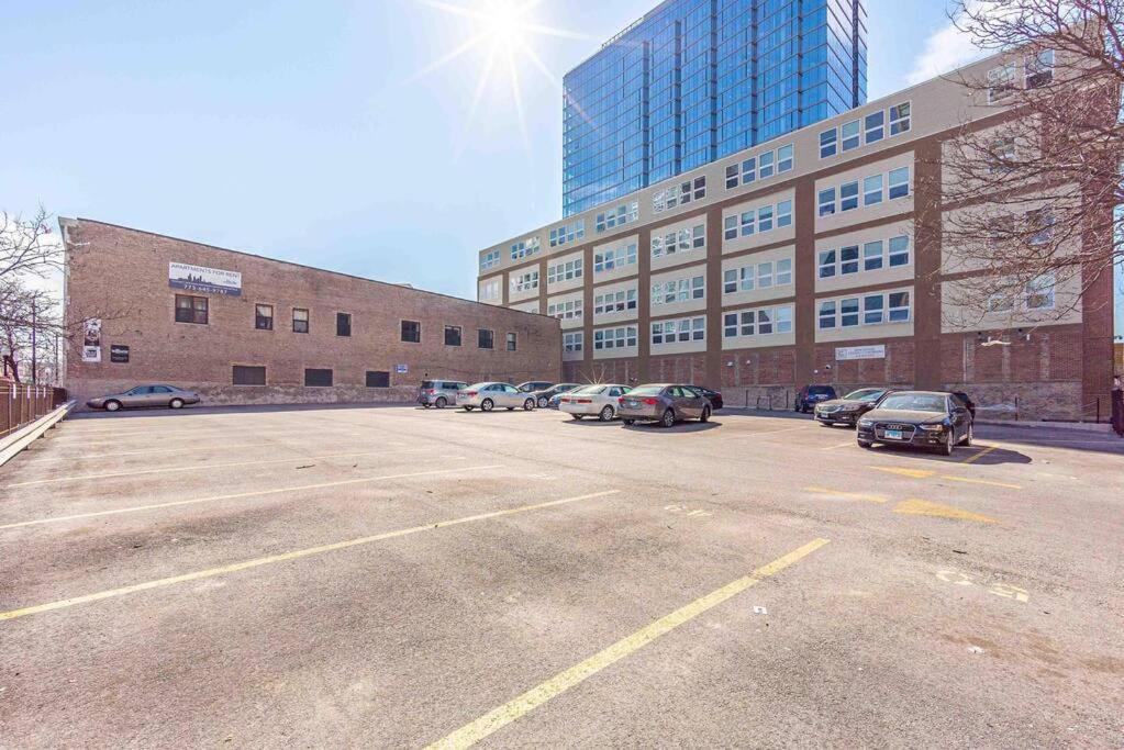 Mccormick Place 2Br Stylish Suite With Optional Parking And Gym For Up To 8 Guests Near Soldier Field And Grant Park Chicago Dış mekan fotoğraf